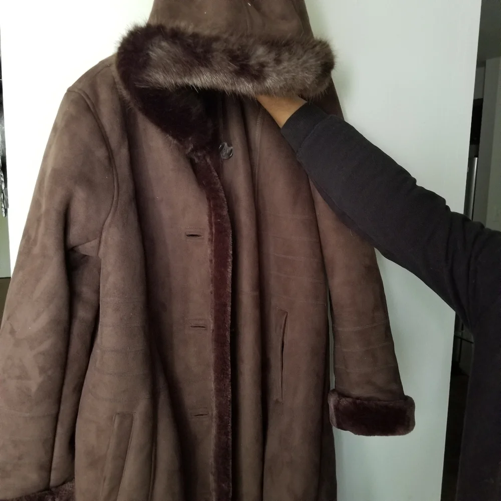 ❌SOLD❌ BGSD Hooded Shearling Maxi Walking Coat - Picture 8 of 8